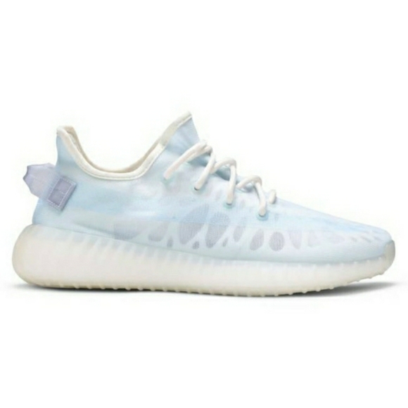 LIKE NEW YEEZY BOOST 350 V2 | Woman's Size 6 - Picture 9 of 9